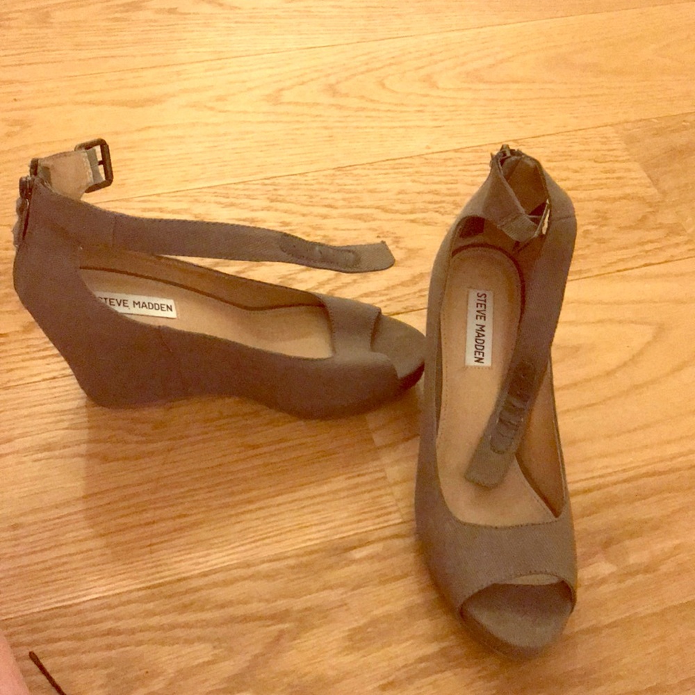 Steve Madden wedges, like new